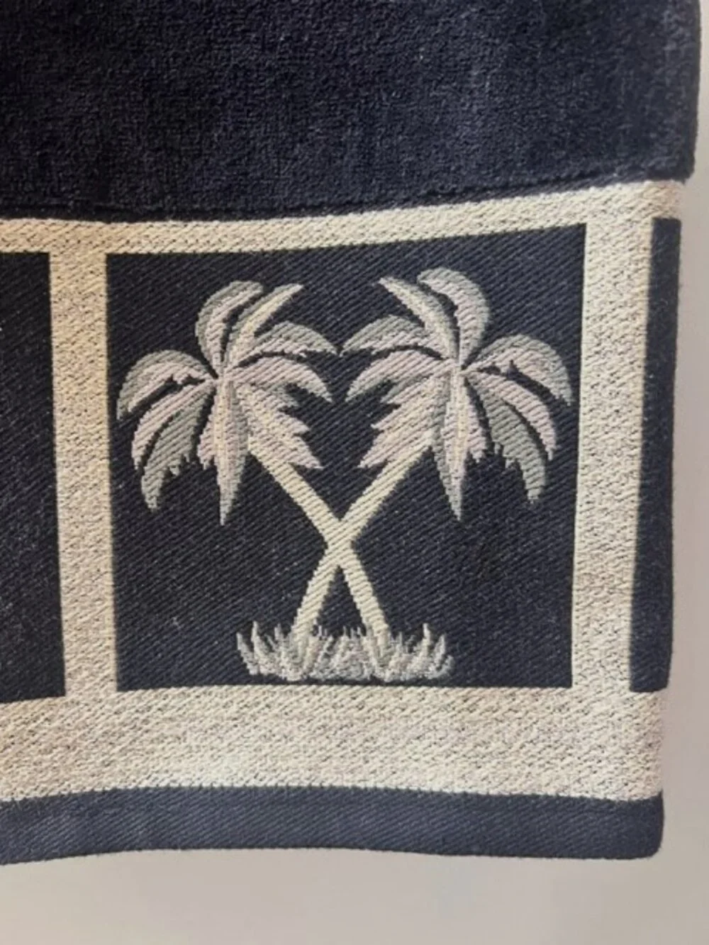 San Isidro Rare Set of 100% embroidered towels - EUC Decor Black/Sage
